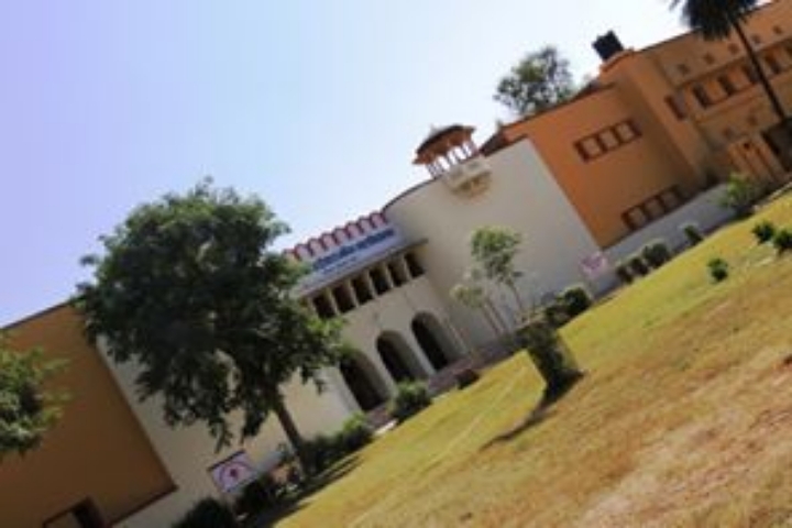 https://cache.careers360.mobi/media/colleges/social-media/media-gallery/22410/2019/6/13/College Building View of Seth RN Ruia Government College Ramgarh Shekhawati_Campus-View.jpg